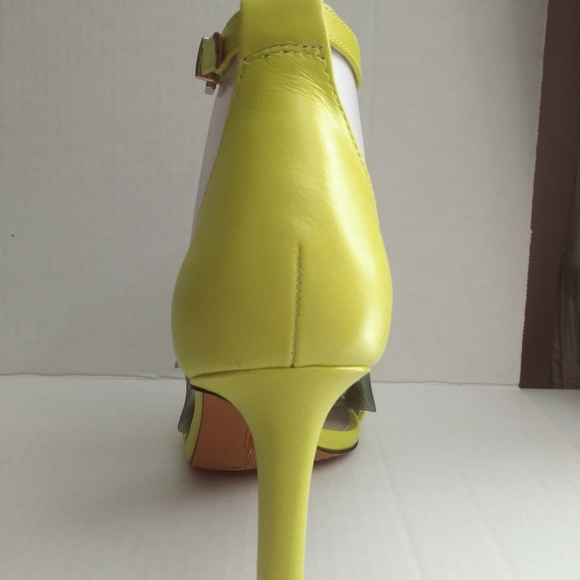 Vince Camuto Lauralie Yellow Heels - Picture 6 of 6